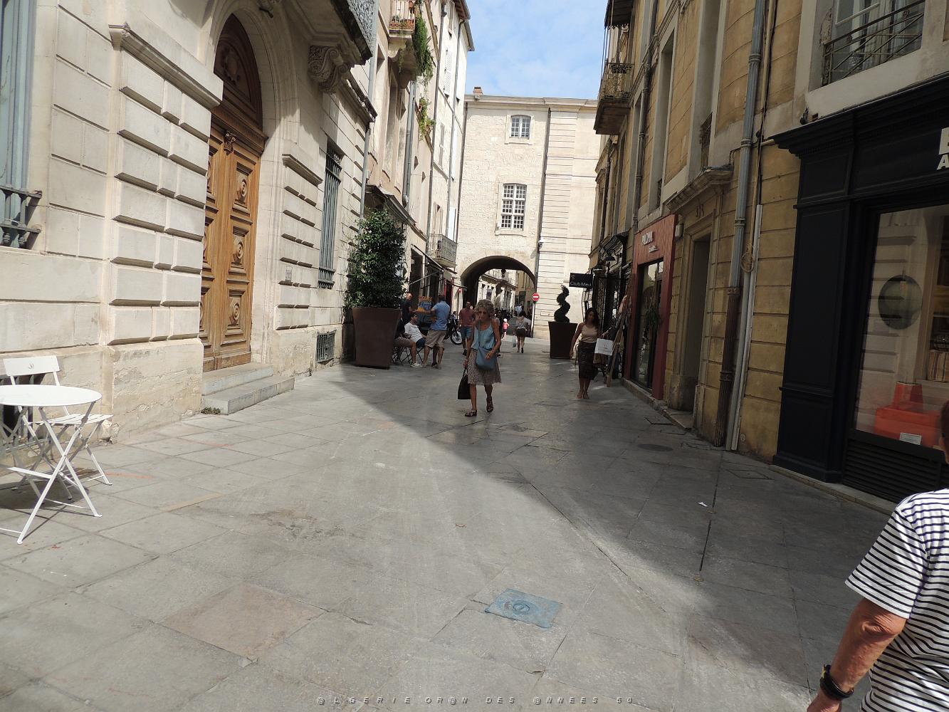 2022 07 UN AIR DE VACANCES LE 22 NIMES (1).JPG -           